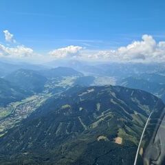 Flugwegposition um 12:05:42: Aufgenommen in der Nähe von Admont, Österreich in 2433 Meter